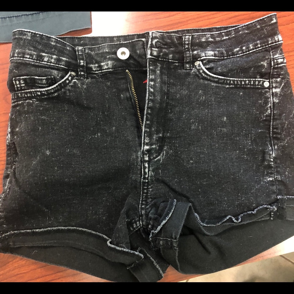 Black jean shorts distressed size 8